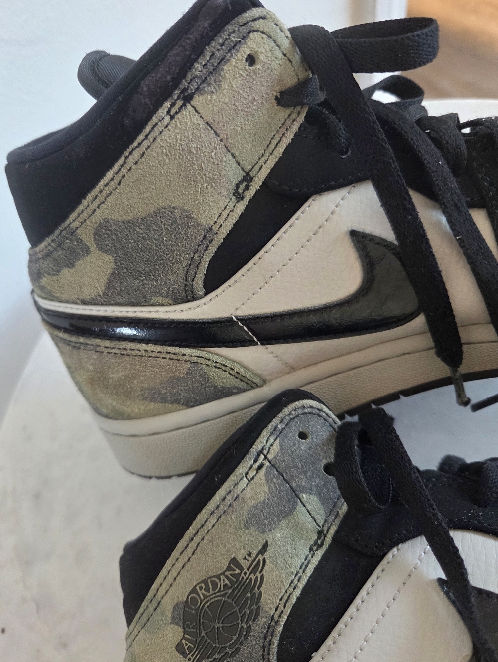 Nike Air Jordan Retro 1 Mid Men Size 8.5 CW5490-001 Green Camo Black White Shoes - Picture 7 of 10
